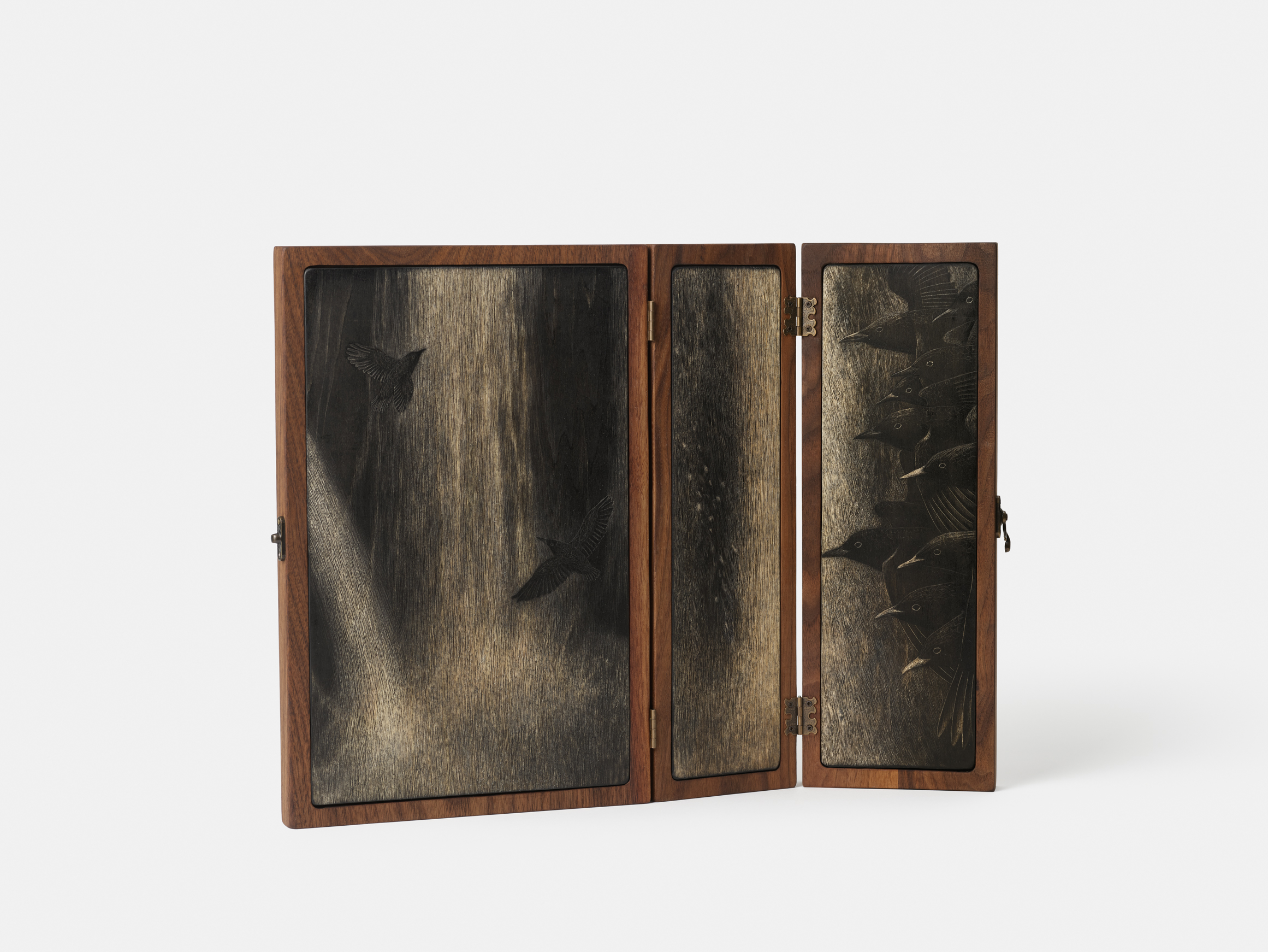 木刻、墨水、木雕 Woodcut and ink, carved wood